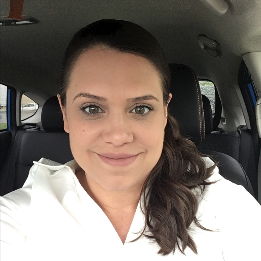 Meet your Posher, Danielle
